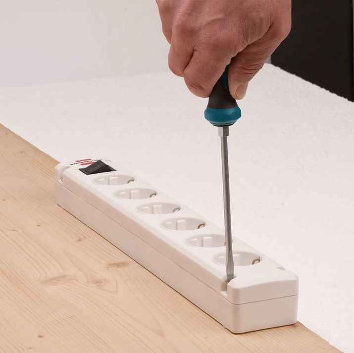 Multiprise Bremounta 6 Prises BRENNENSTUHL - 3m - H05VV-F3G1.5 Avec Interrupteur - Blanc - 1150651326 4 Multiprise Bremounta 6 Prises BRENNENSTUHL - 3m - H05VV-F3G1.5 Avec Interrupteur - Blanc - 1150651326 – Image 4