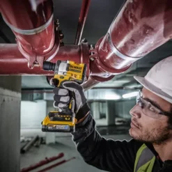 Boulonneuse à Chocs 1/2" XR 18V 1.7Ah Li-Ion Brushless Jonc Sécurité Powerstack DEWALT - DCF921E2T-QW -Magasin D'outils Professionnels dcf921e2t a1