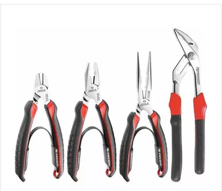 Jeu 4 Pinces FACOM : Multiprise à Verrouillage, Coupante, à Becs Demi-ronds Et Universelle - CPE.A1PB 1 Jeu 4 Pinces FACOM : Multiprise à Verrouillage, Coupante, à Becs Demi-ronds Et Universelle - CPE.A1PB
