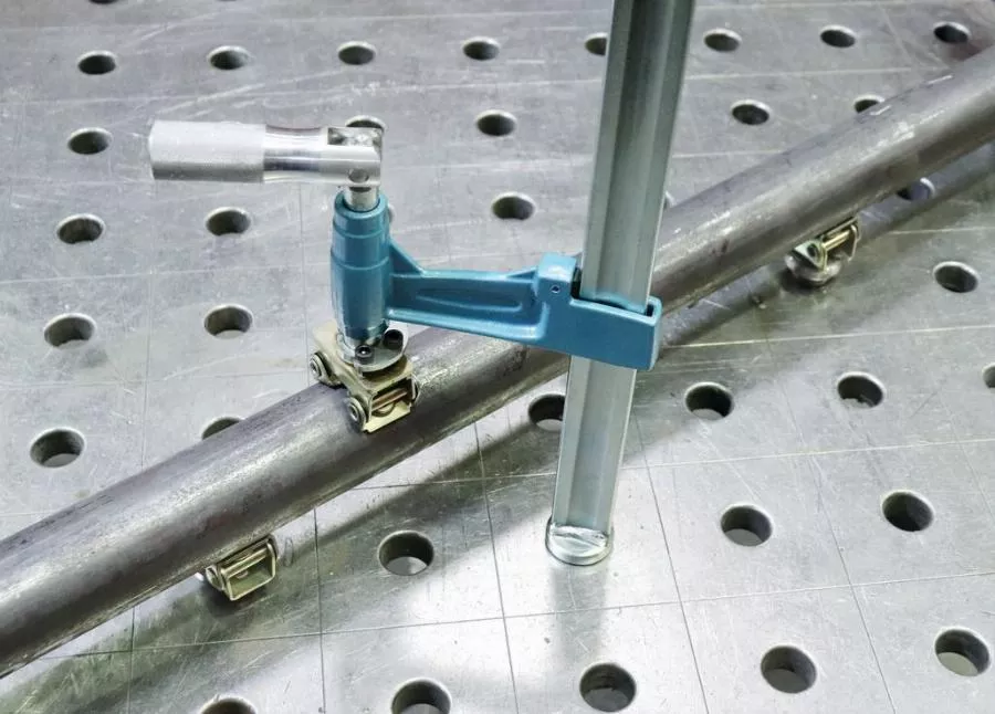 Serre-joint 4003-WA 40x10 Mm URKO Travaux Lourds Pour Table De Soudure 28 Mm, 30 Cm - 1542030 2 Serre-joint 4003-WA 40x10 Mm URKO Travaux Lourds Pour Table De Soudure 28 Mm, 30 Cm - 1542030 – Image 2